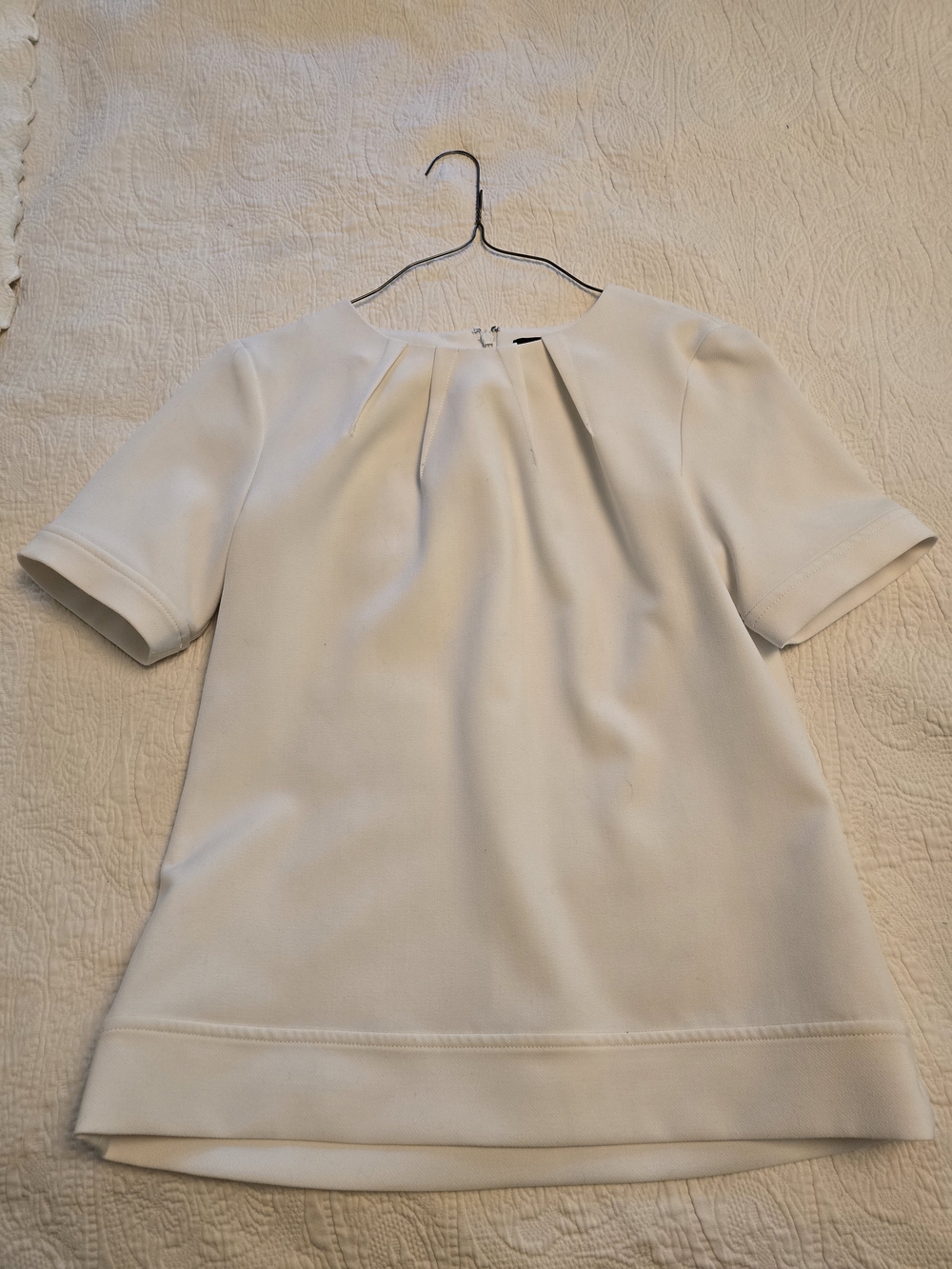 Banana Republic White Short-Sleeve Pleated Front Tunic